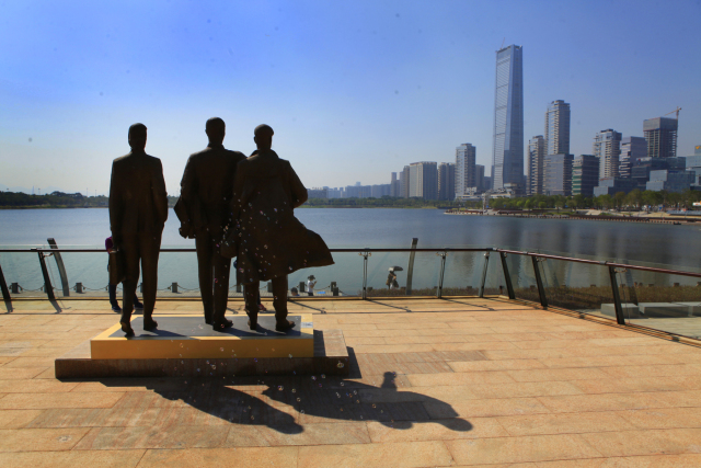 深圳市深圳手机市靓手机号靓市场号地址市场大全在哪里，？帮探索你最轻热松销选靓号号！交易地点